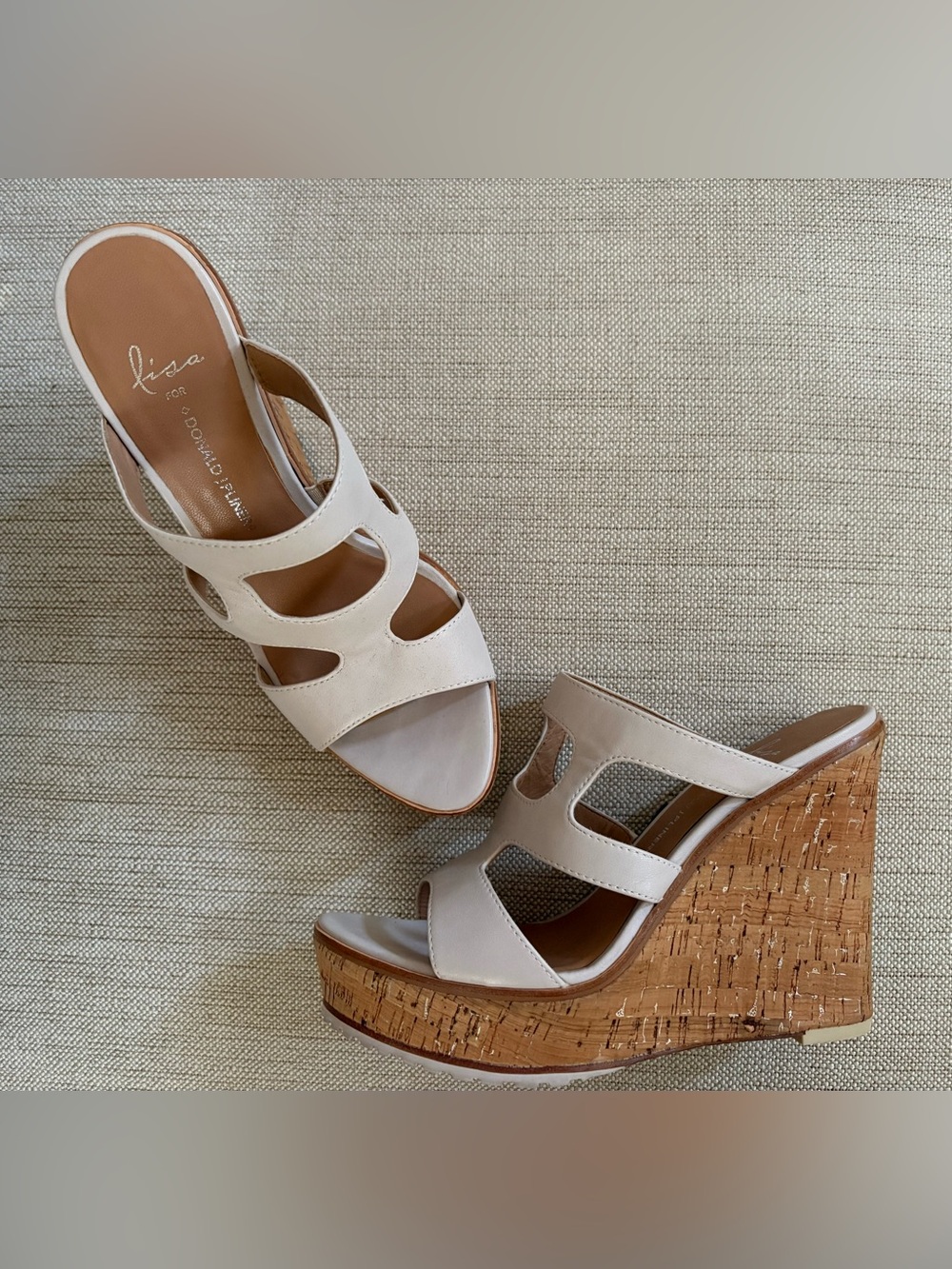(Worn once) Lisa For Donald J. Pliner Kloe Platform Wedge Cream Leather Size 8.5
